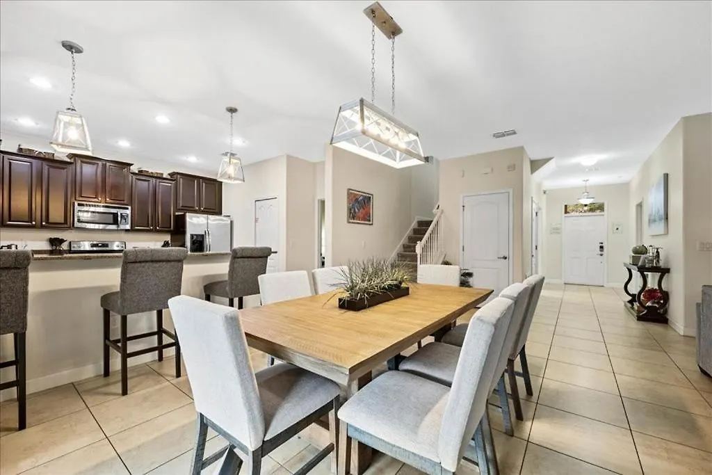 6 Beautiful Bedrooms 6 Baths Pool & Spa Home Davenport Holiday home