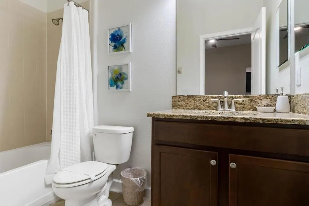 6 Beautiful Bedrooms 6 Baths Pool & Spa Home Davenport