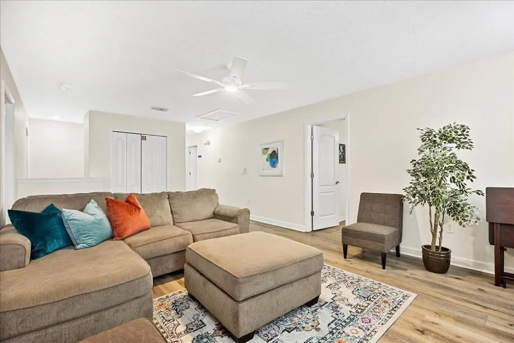 Holiday home 6 Beautiful Bedrooms 6 Baths Pool & Spa Home Davenport